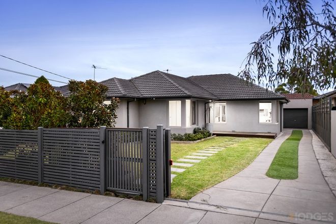 Picture of 15 Marrbridge Road, MOORABBIN VIC 3189