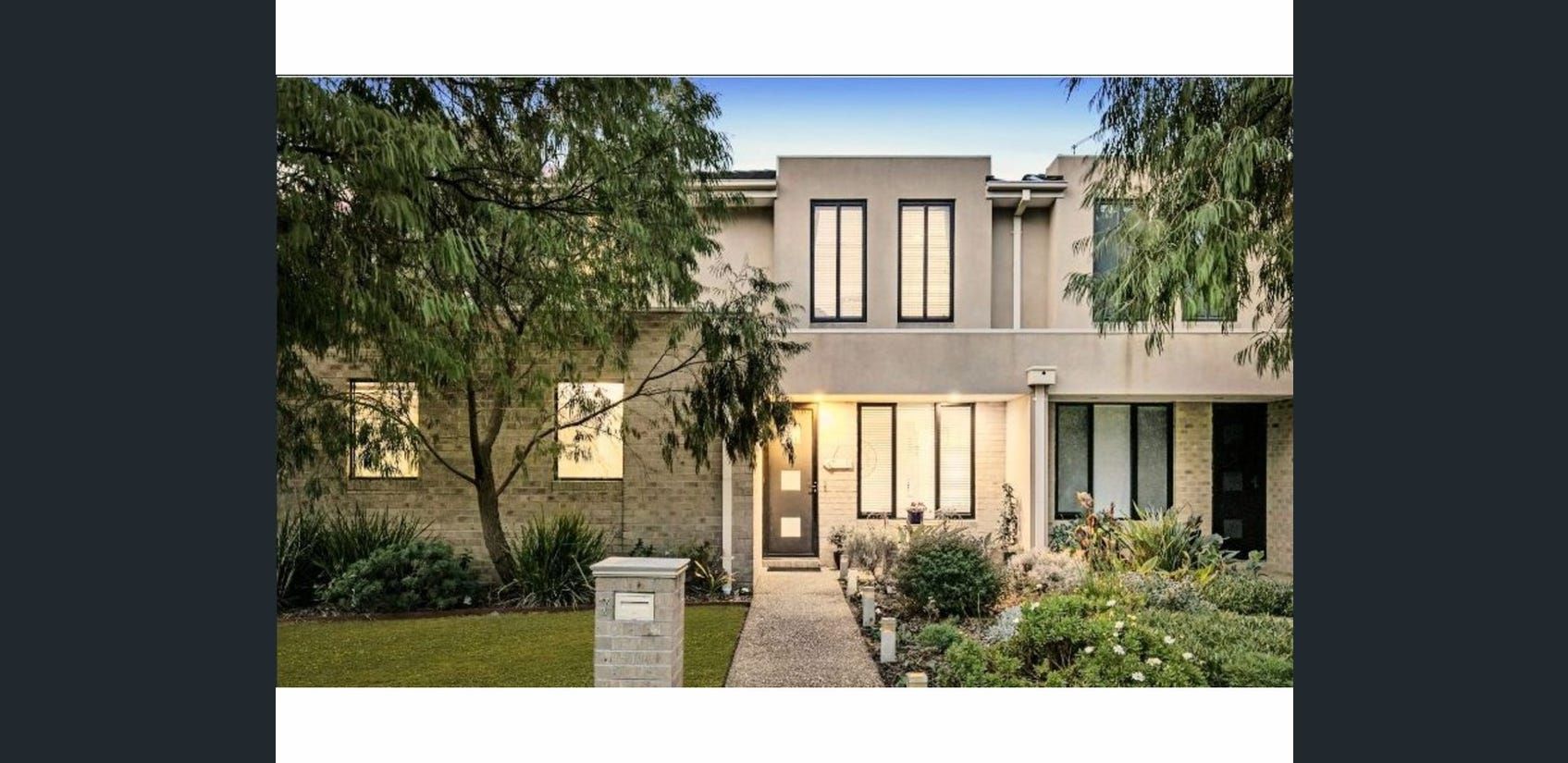 3 bedrooms Townhouse in 7 Seacombe Street DROMANA VIC, 3936