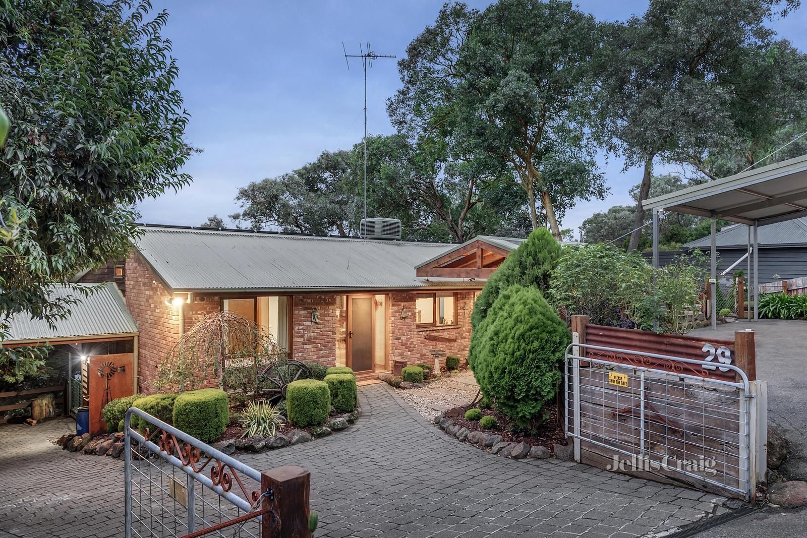 29 Taylor Road, Hurstbridge VIC 3099, Image 0