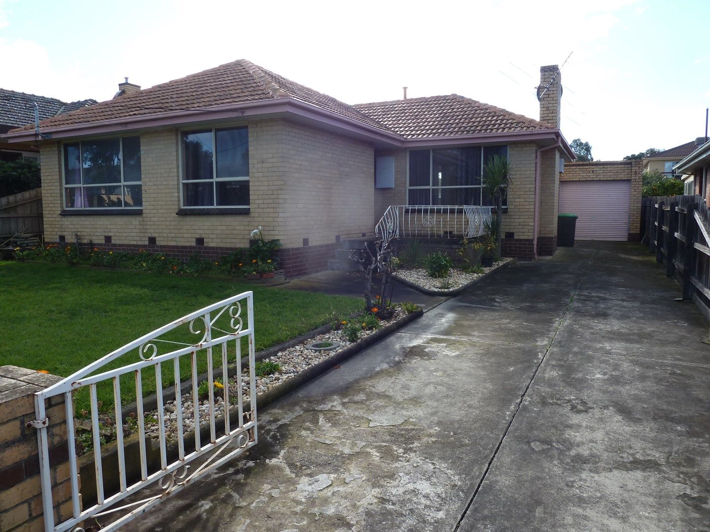 3 bedrooms House in 47 KEMP STREET SPRINGVALE VIC, 3171