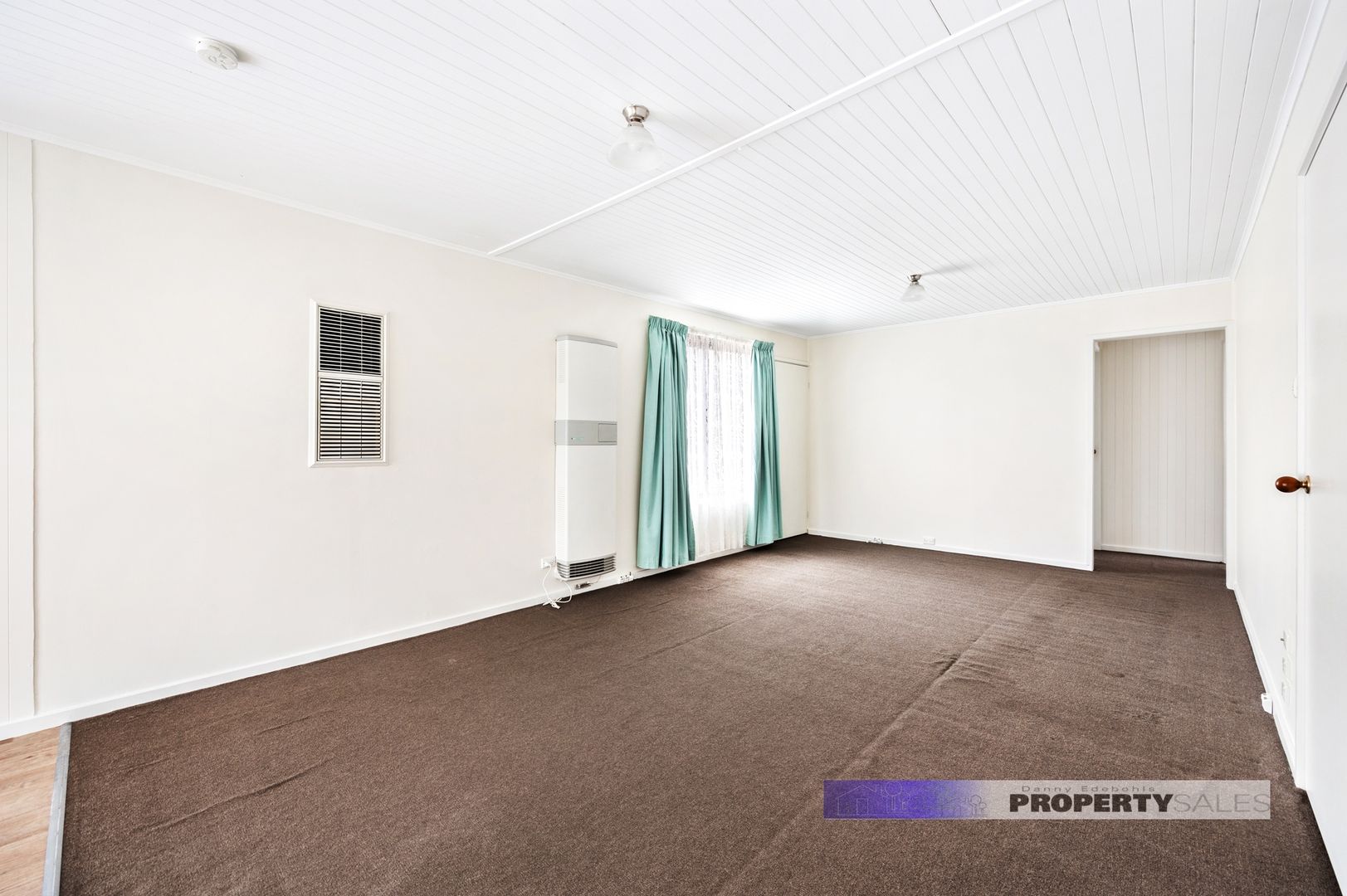 6 Malnham Crescent, Newborough VIC 3825, Image 2