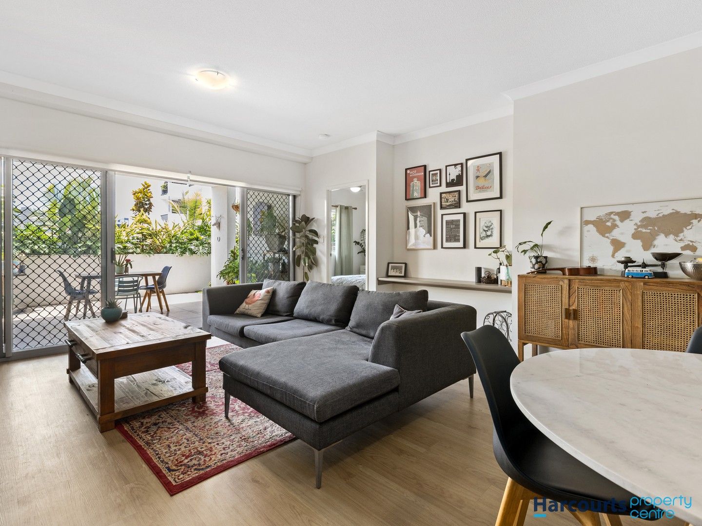 2 bedrooms Apartment / Unit / Flat in 4/6 Lockhart Street WOOLLOONGABBA QLD, 4102