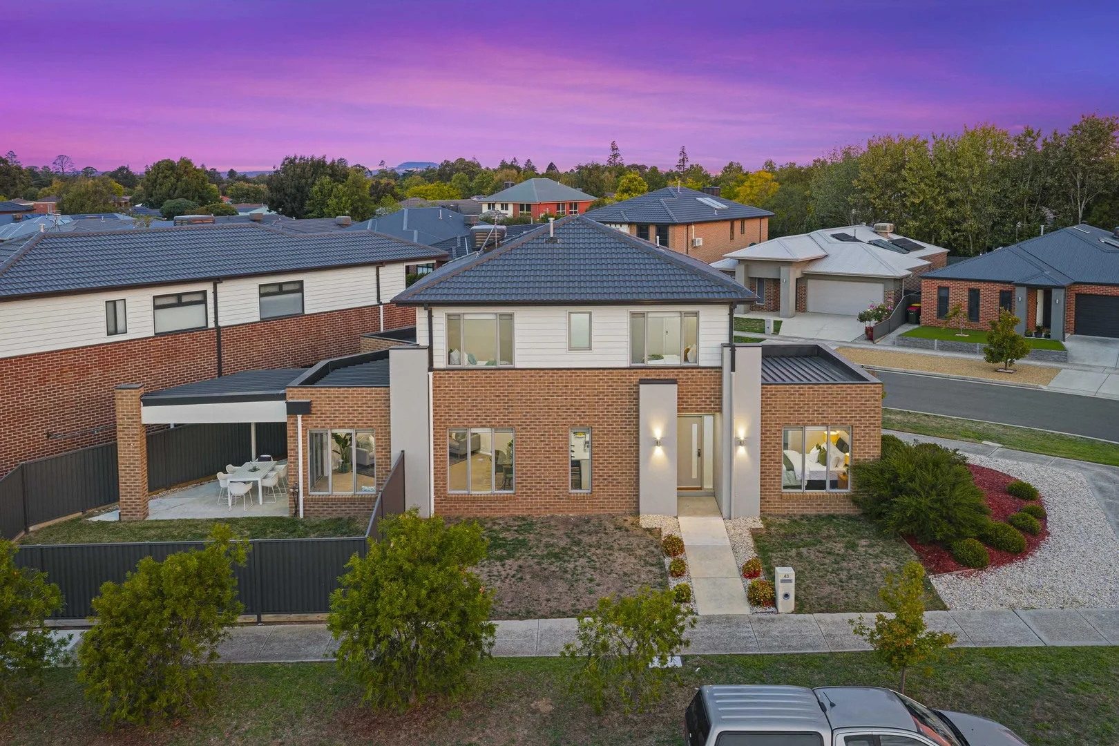 43 Cinnamon Drive, Lake Gardens VIC 3355