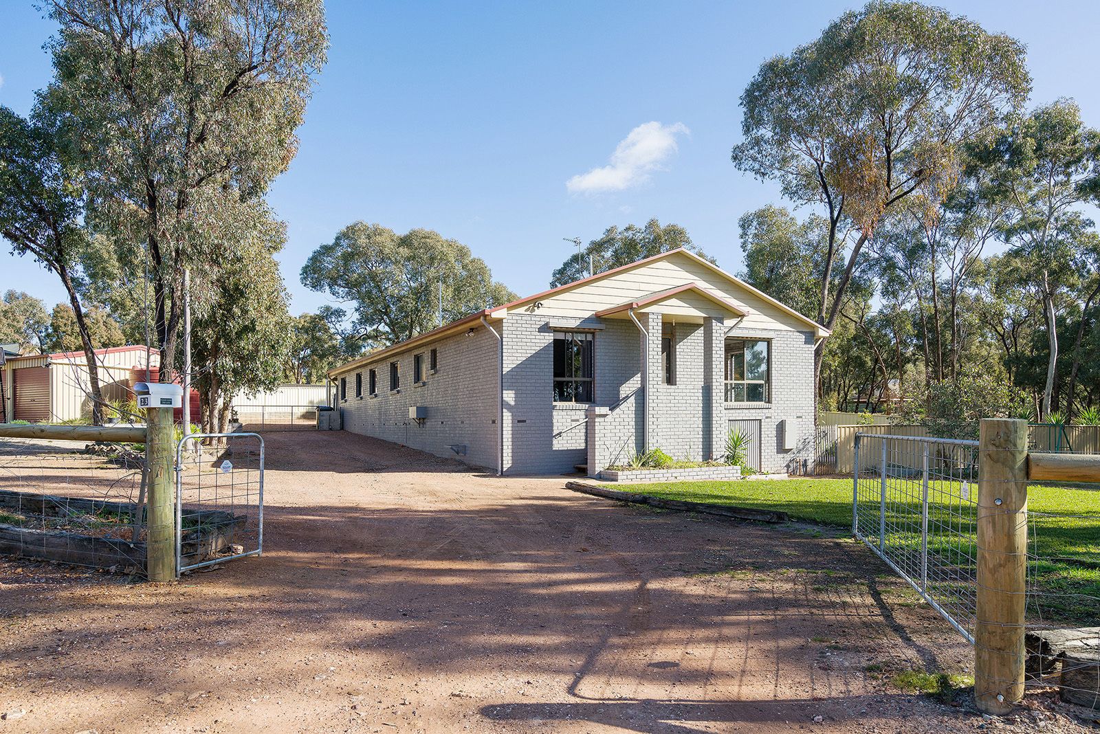 23 Hermitage Road, Maiden Gully VIC 3551, Image 2