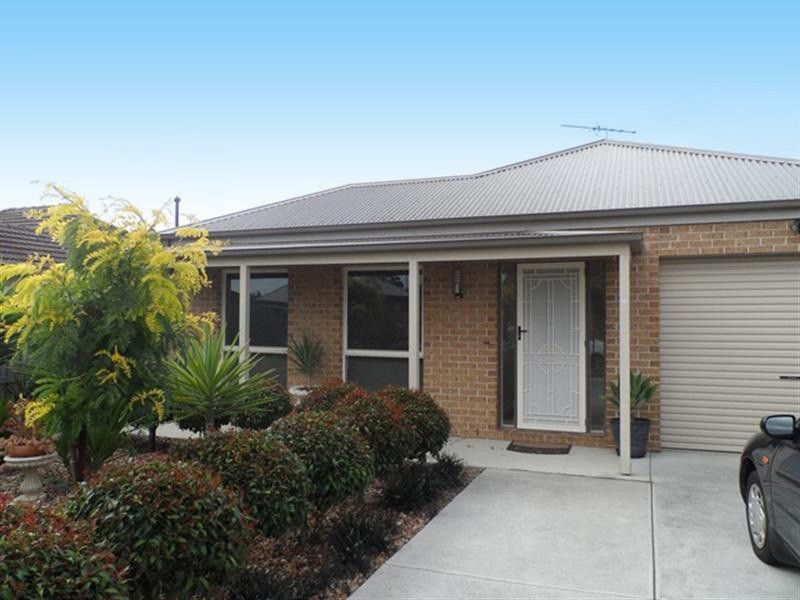 2 bedrooms Apartment / Unit / Flat in 1/35 Malcolm Street BELL PARK VIC, 3215