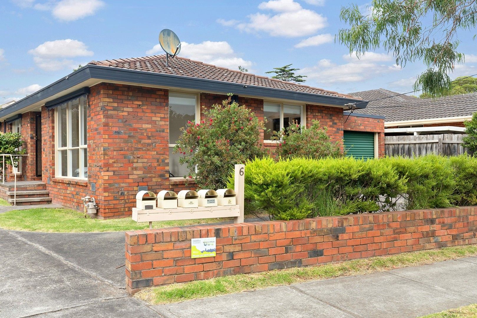 2 bedrooms Apartment / Unit / Flat in 1/6 Tullum Court FRANKSTON VIC, 3199