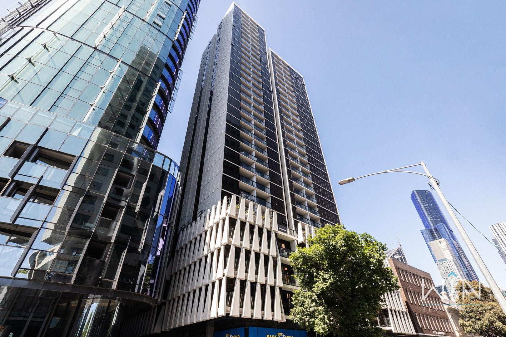 2 bedrooms Apartment / Unit / Flat in 2807/33 MacKenzie Street MELBOURNE VIC, 3000