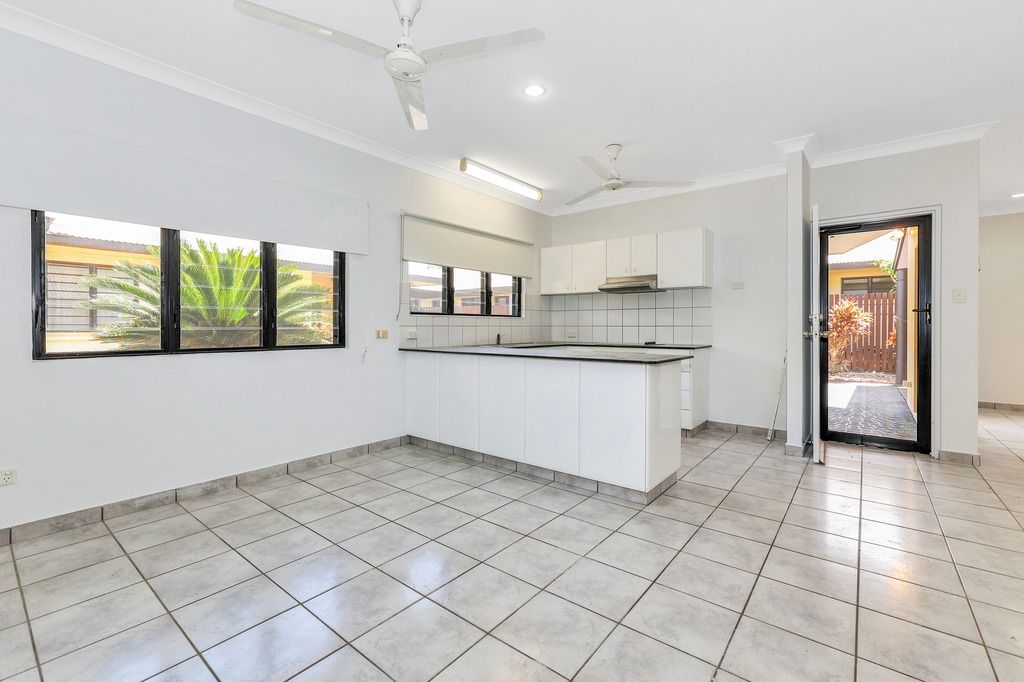 2/9 Sovereign Circuit, Coconut Grove NT 0810, Image 2