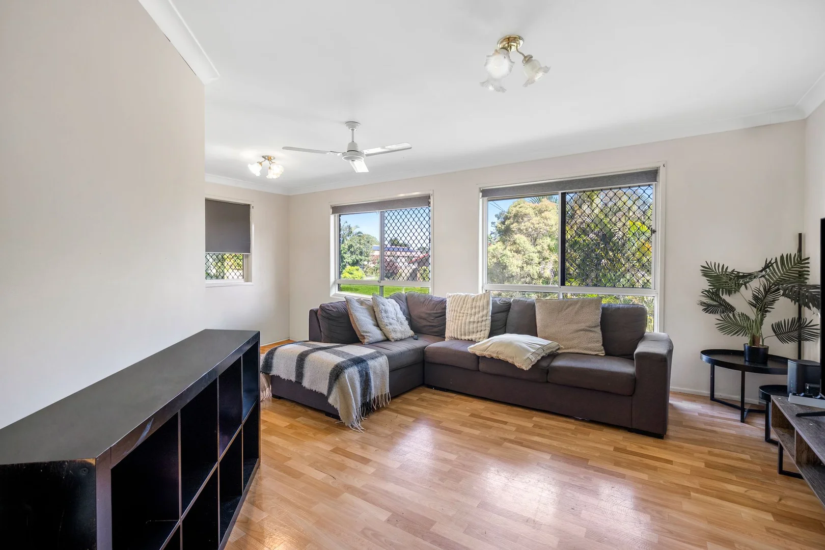 4 Barcrest Court, Crestmead QLD 4132