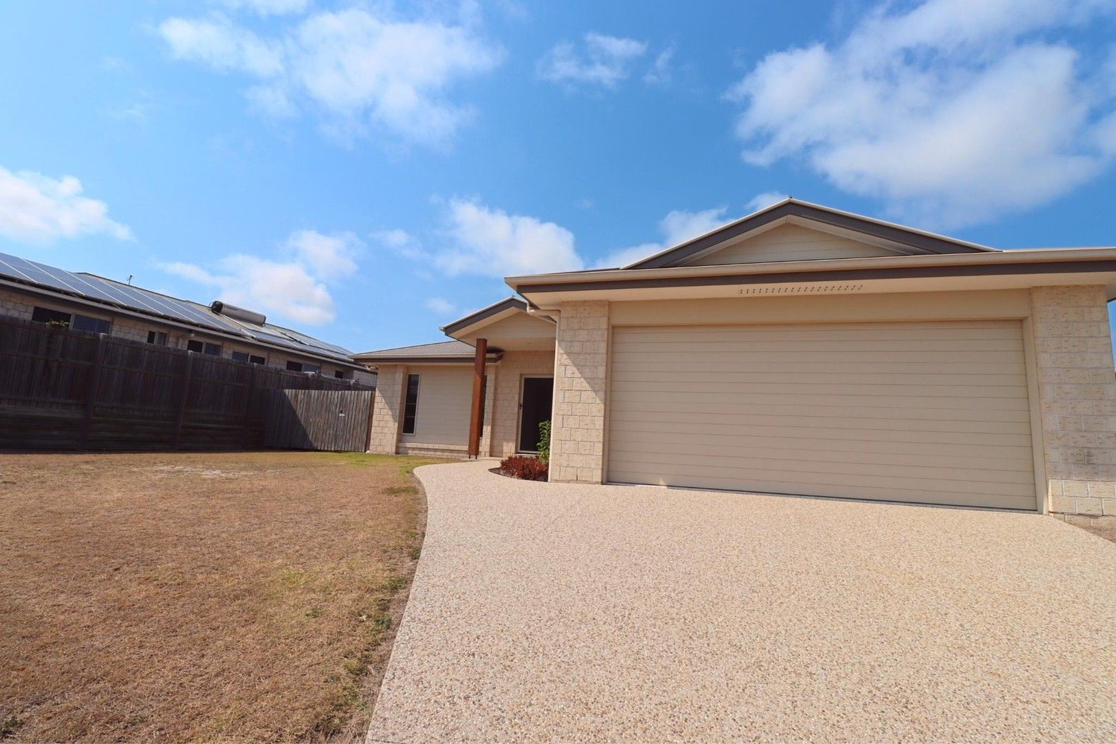 4 bedrooms House in 7 Bronte Pl URRAWEEN QLD, 4655