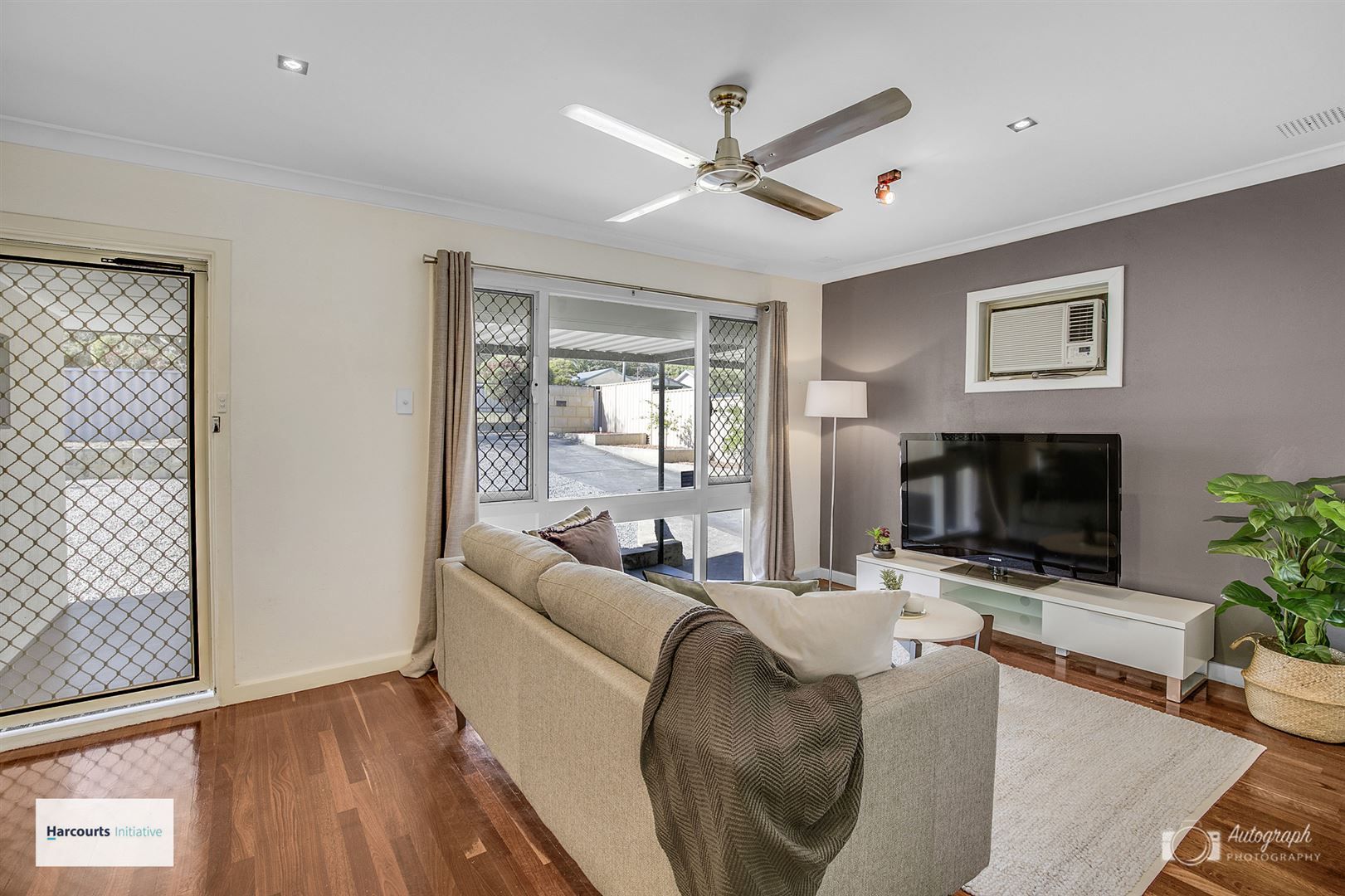 44 Denston Way, Girrawheen WA 6064, Image 2