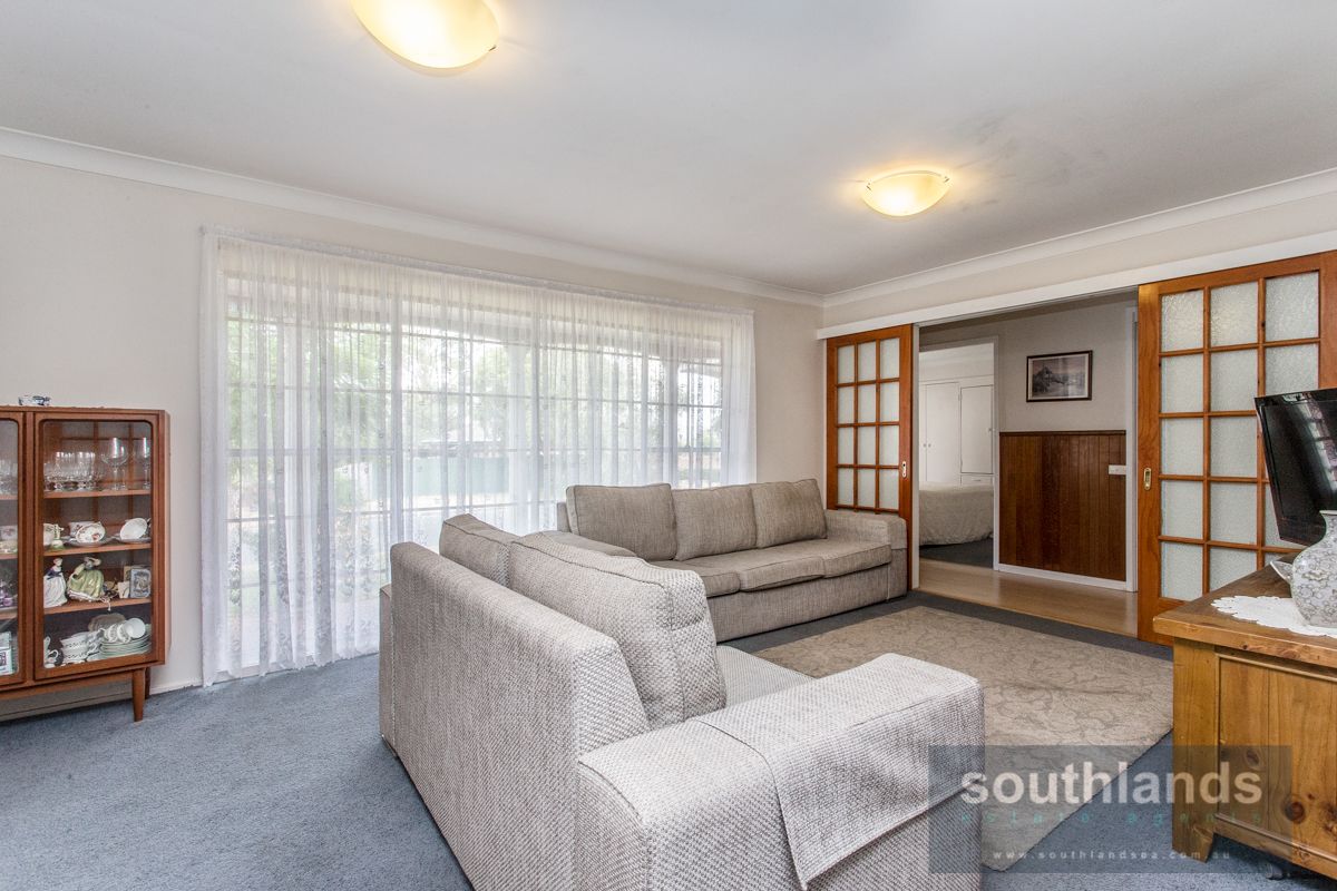 2 Kiparra Crescent, South Penrith NSW 2750, Image 2