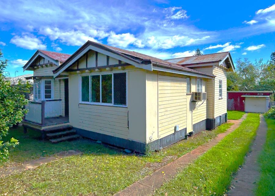 4 bedrooms House in 113 Ruthven Street DARLING HEIGHTS QLD, 4350