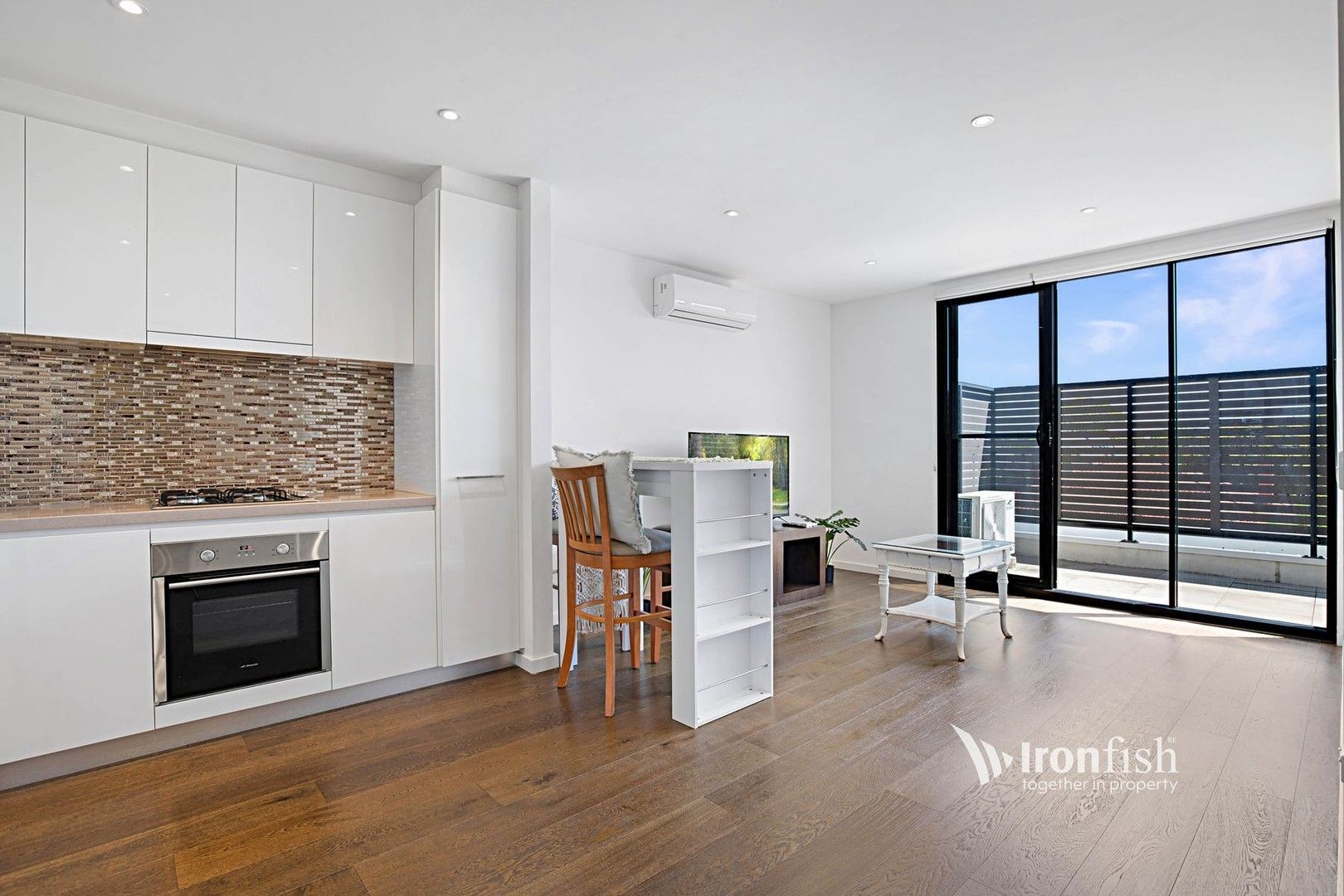 1 bedrooms Townhouse in 204/121 Murrumbeena Road MURRUMBEENA VIC, 3163