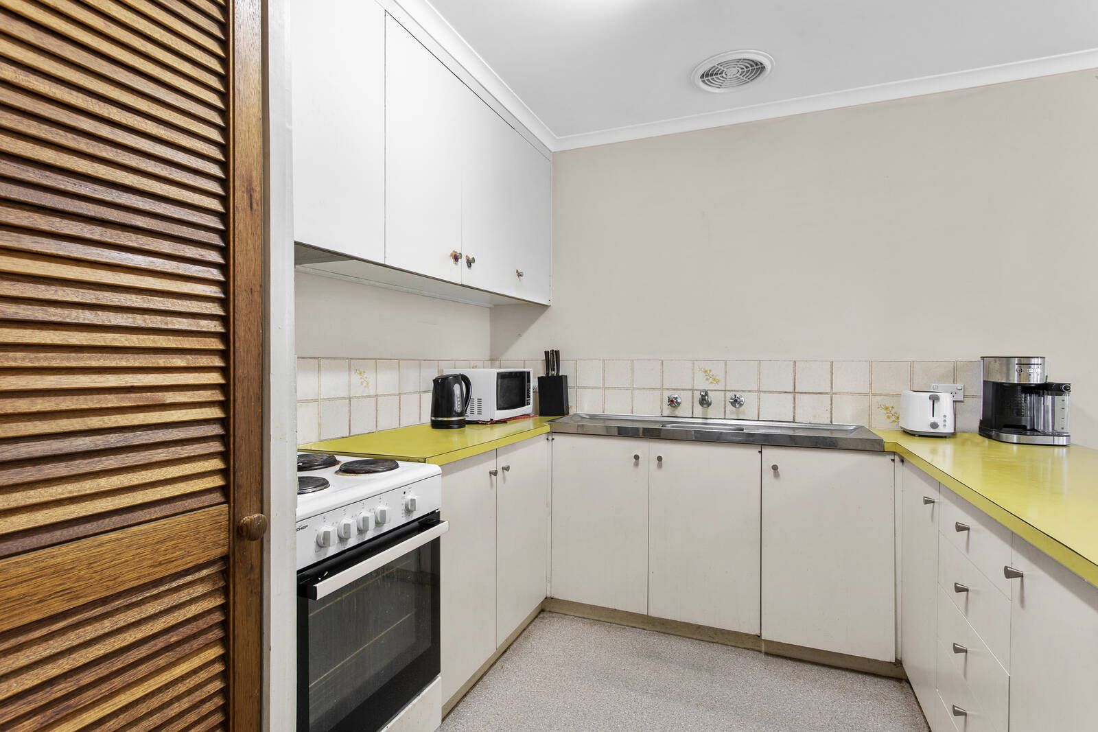 2/147 Roslyn Road, Belmont VIC 3216, Image 2