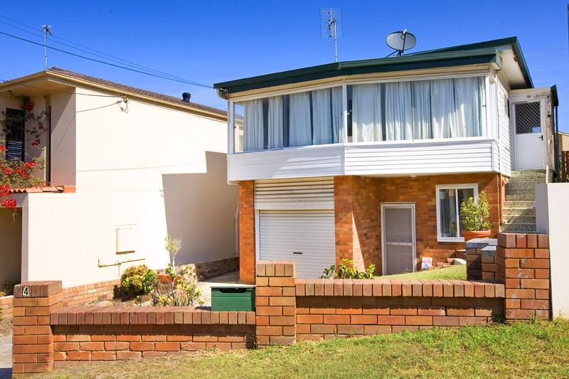 4 Gardere Avenue, CURL CURL NSW 2096, Image 1