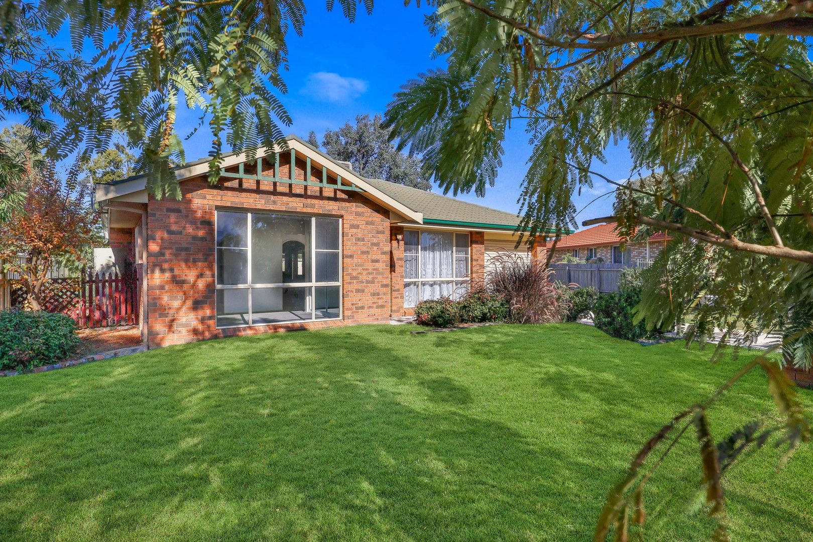 3 bedrooms House in 11 Caley Close TAMWORTH NSW, 2340