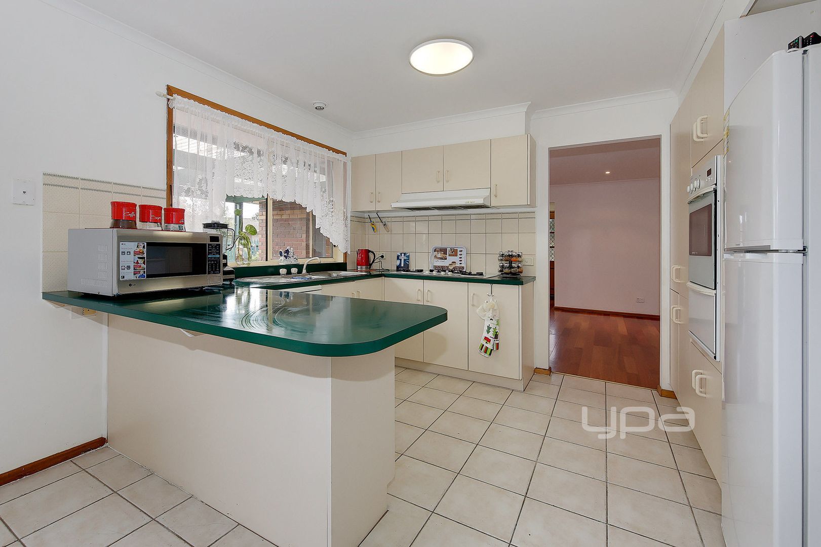 25 Yarcombe Crescent, Craigieburn VIC 3064, Image 2