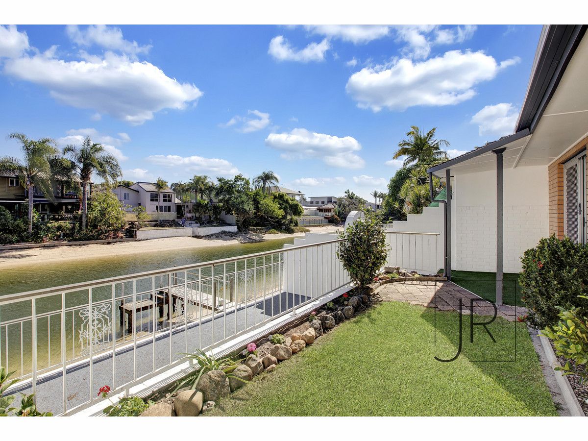 2 bedrooms Villa in 1/19 Pearl Key BROADBEACH WATERS QLD, 4218