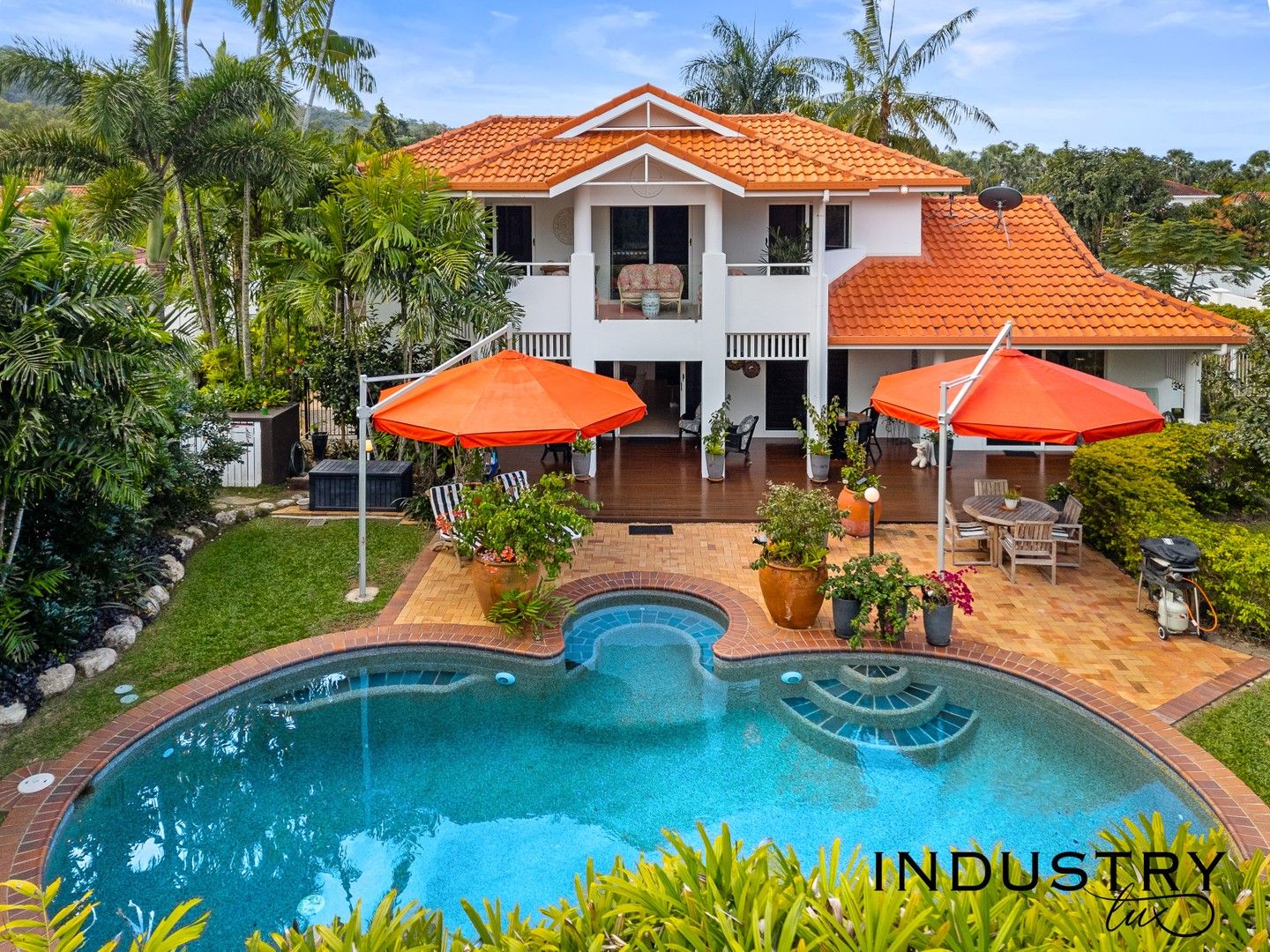 3 bedrooms House in 10 Cascade Avenue KEWARRA BEACH QLD, 4879