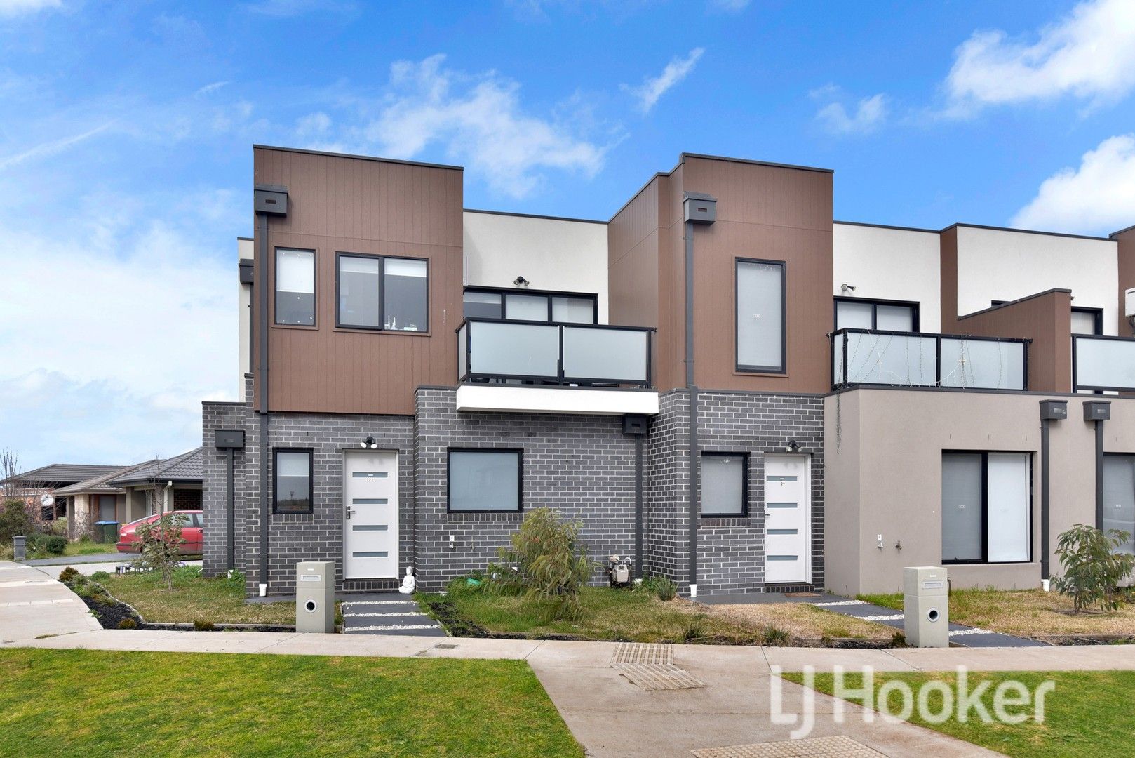 2 bedrooms Townhouse in 27 Terminus Street TARNEIT VIC, 3029