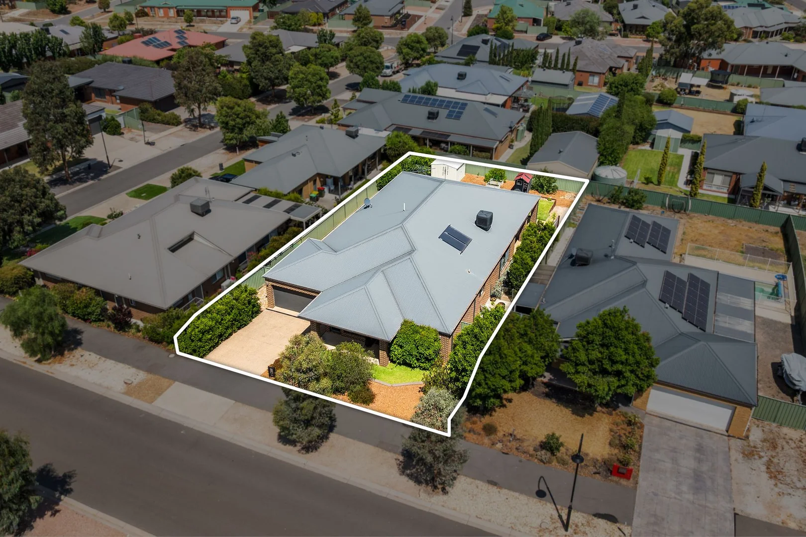 32 Highland Way, Maiden Gully VIC 3551