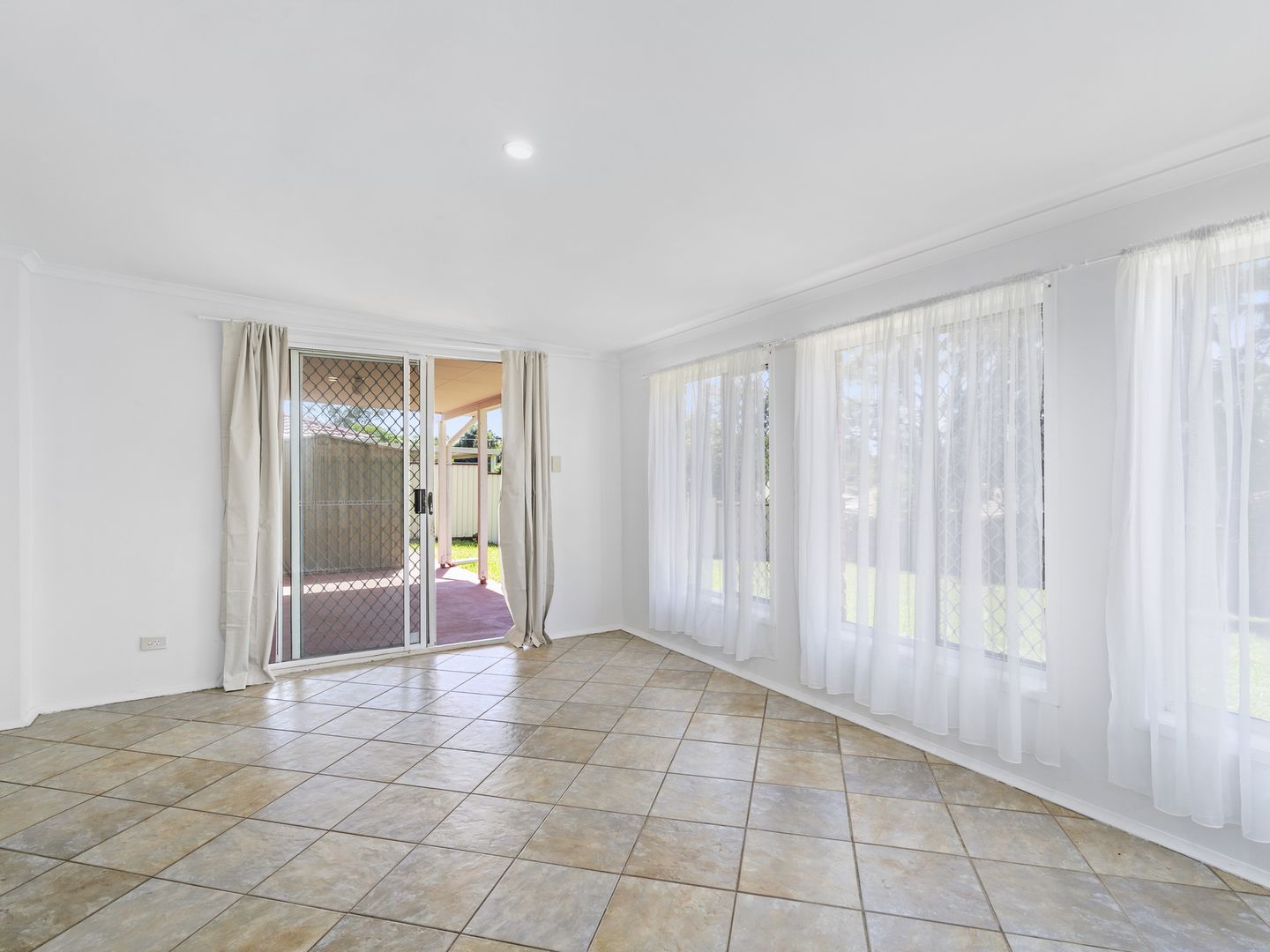 8 Coyle Court, Browns Plains QLD 4118, Image 2