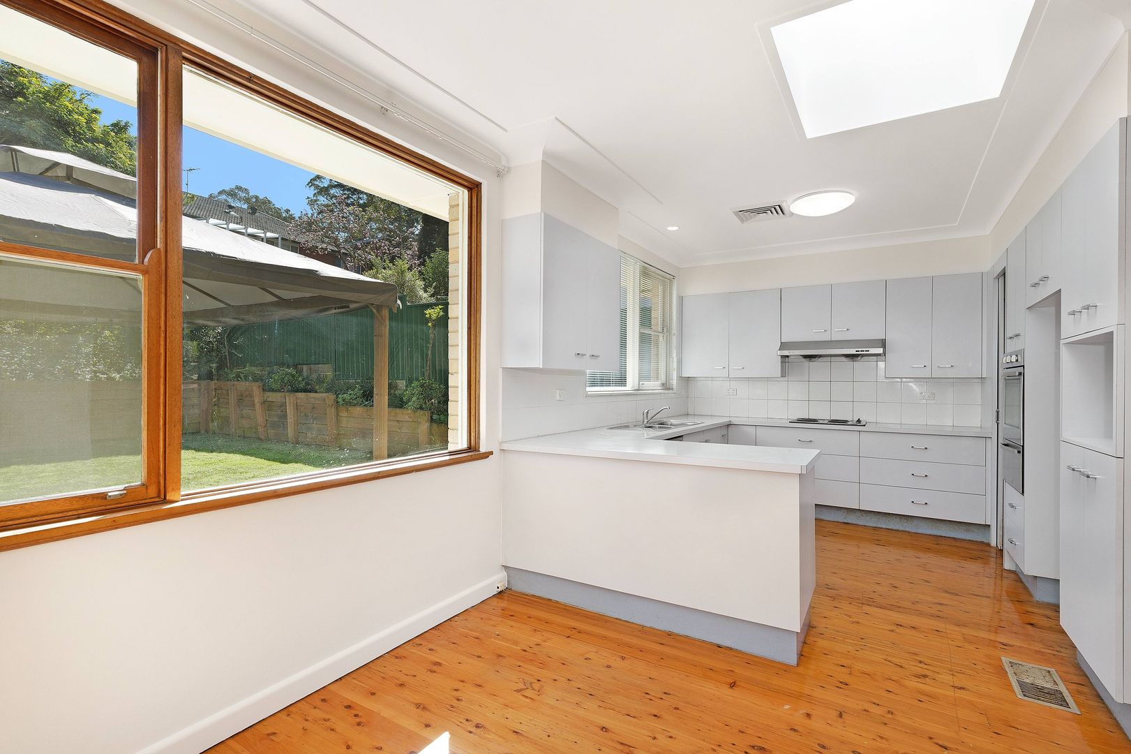 25 Lyndon Way, Beecroft NSW 2119, Image 2