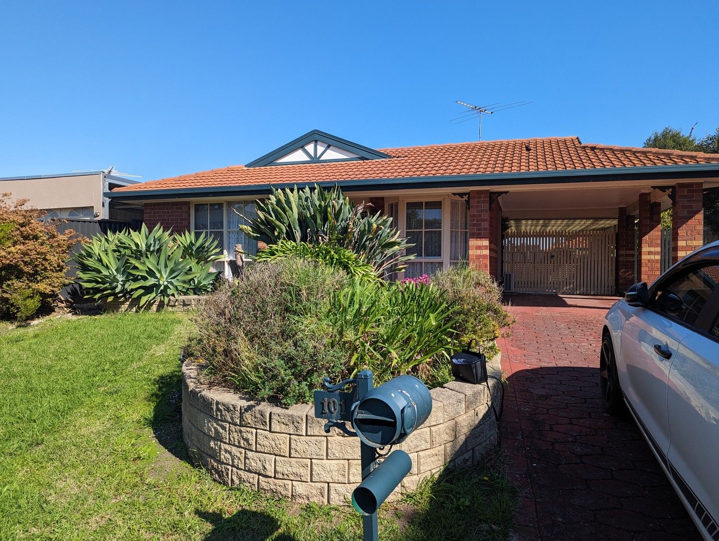 101 Rossiter Avenue, Roxburgh Park VIC 3064 House For Rent Domain