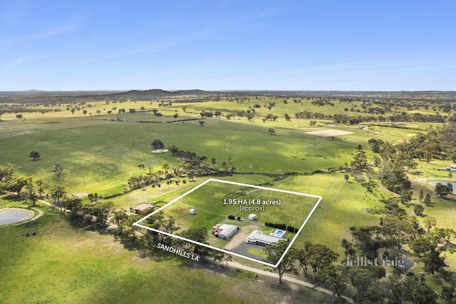 4 bedrooms House in 36 Sandhills Lane MALDON VIC, 3463