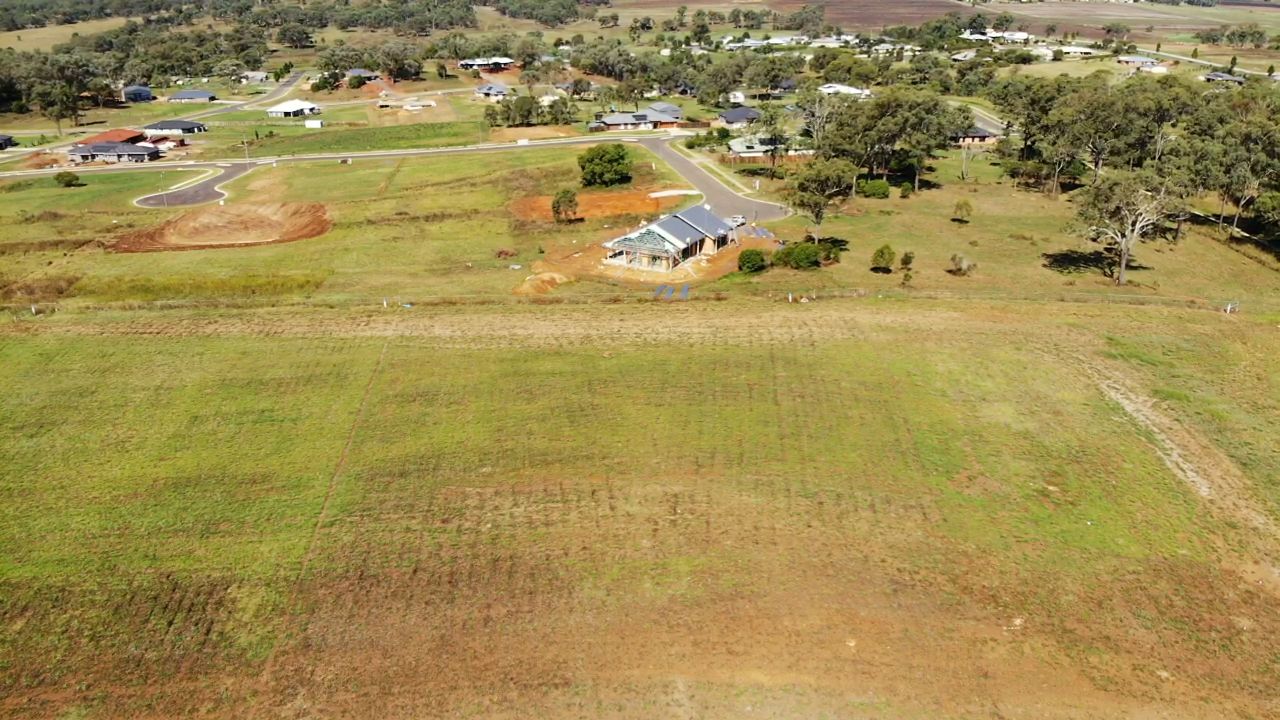 30 Gran Paradiso Way, Meringandan West QLD 4352 Domain