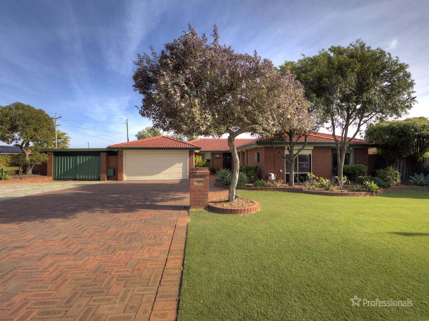 5 bedrooms House in 64 Christmas Avenue HEATHRIDGE WA, 6027