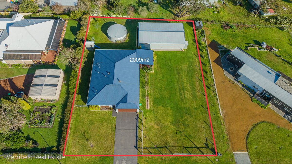 4 bedrooms House in 5 Bylund Way MCKAIL WA, 6330