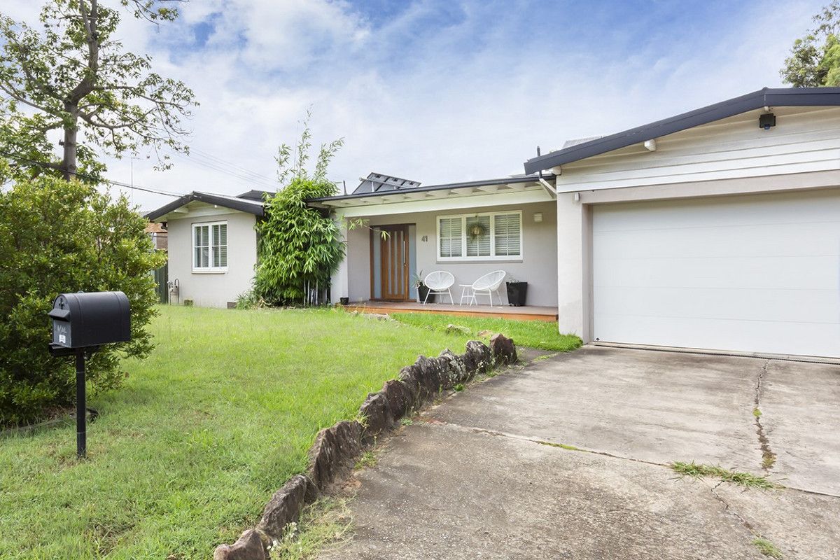 4 bedrooms House in 41 Deloraine Drive LEONAY NSW, 2750