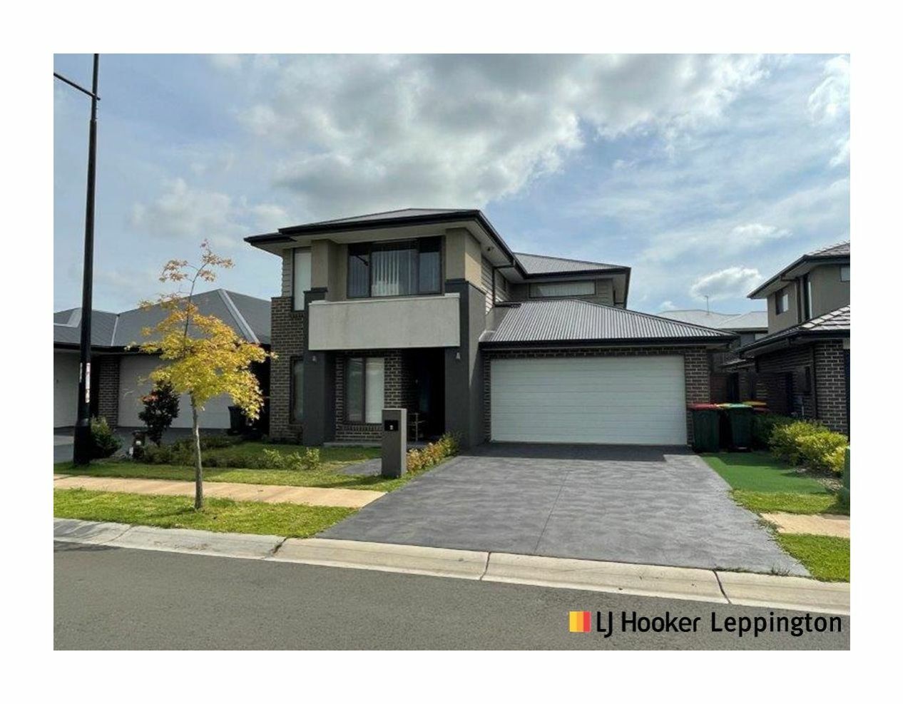 5 bedrooms House in 4 Hollows Drive ORAN PARK NSW, 2570