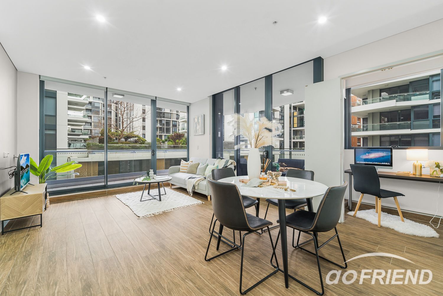 2 bedrooms Apartment / Unit / Flat in 735/6 Etherden Walk MASCOT NSW, 2020