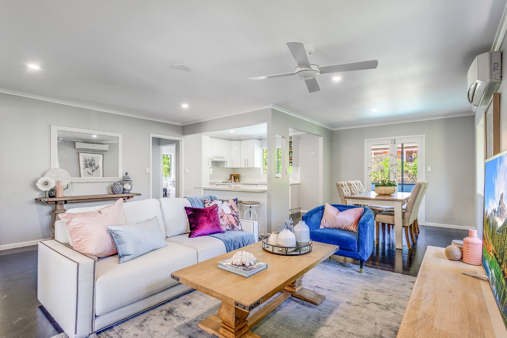 6 bedrooms House in 22 Belford Street KENMORE QLD, 4069