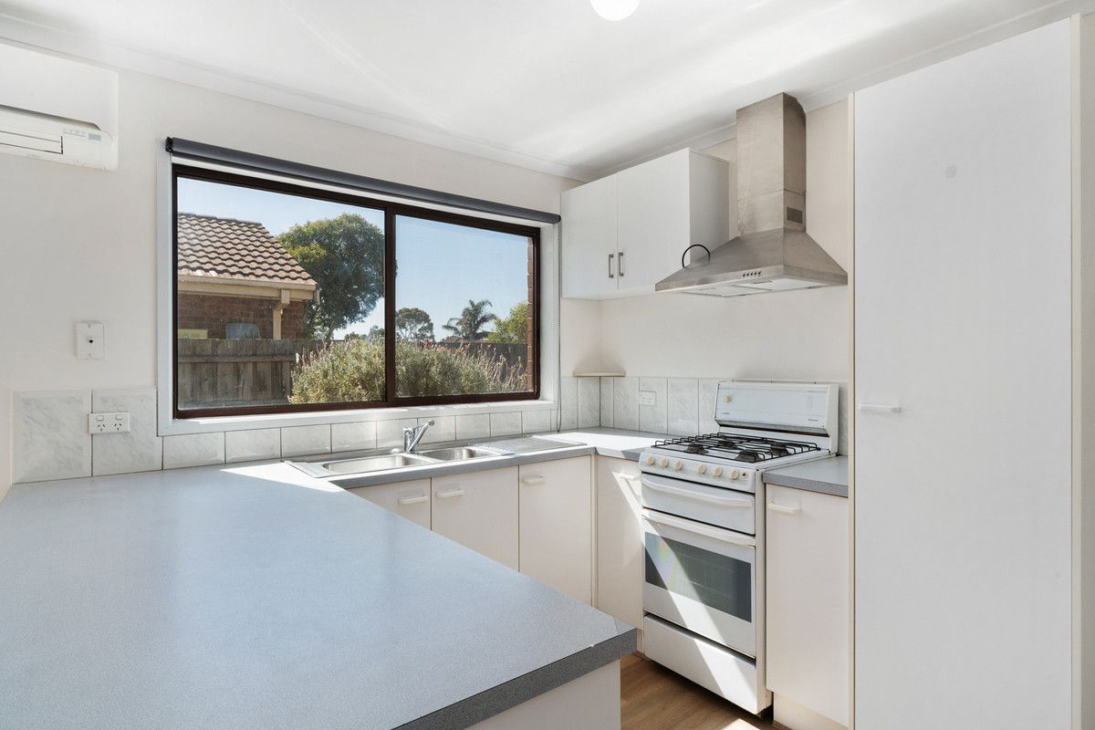 3 bedrooms House in 2 Kieran Close CARRUM DOWNS VIC, 3201