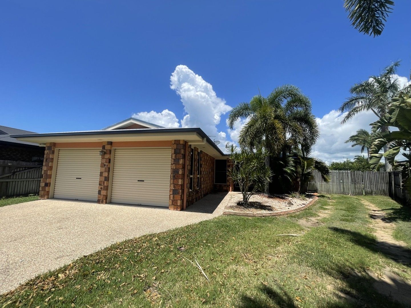 3 bedrooms House in 19 Nautilus Parade BUCASIA QLD, 4750