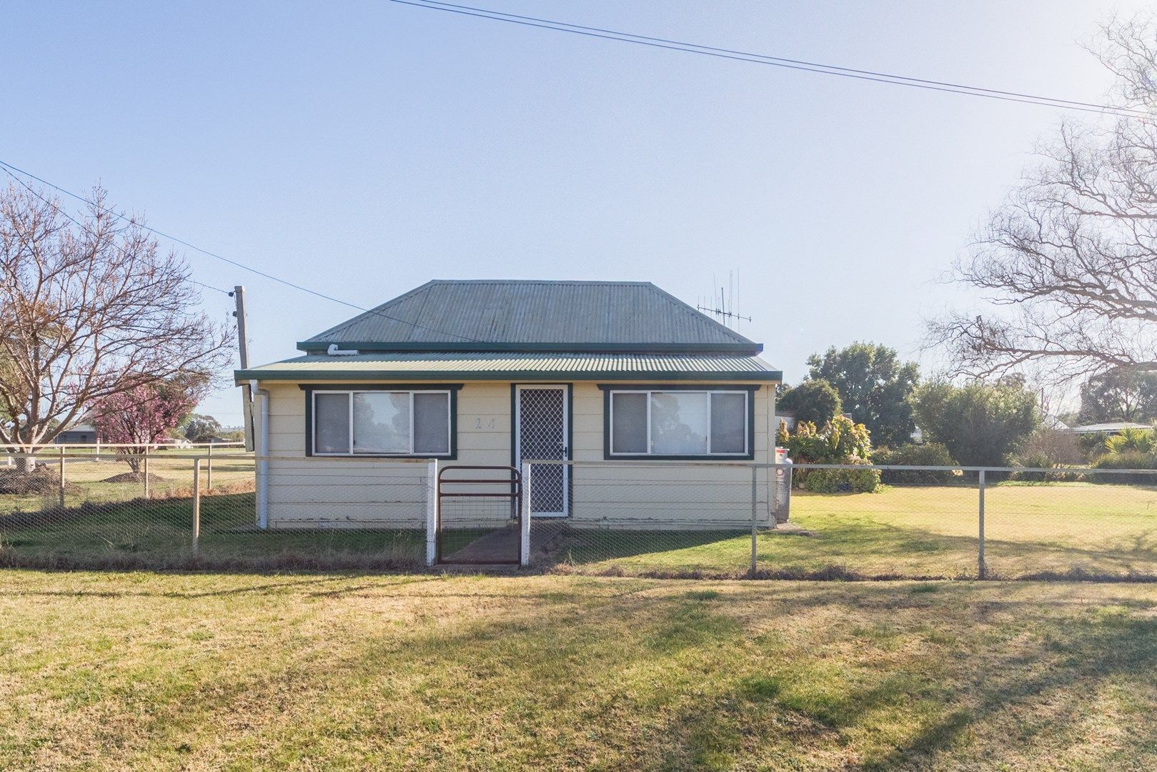 2 - 4 Bowen Street, Woodstock NSW 2793, Image 0