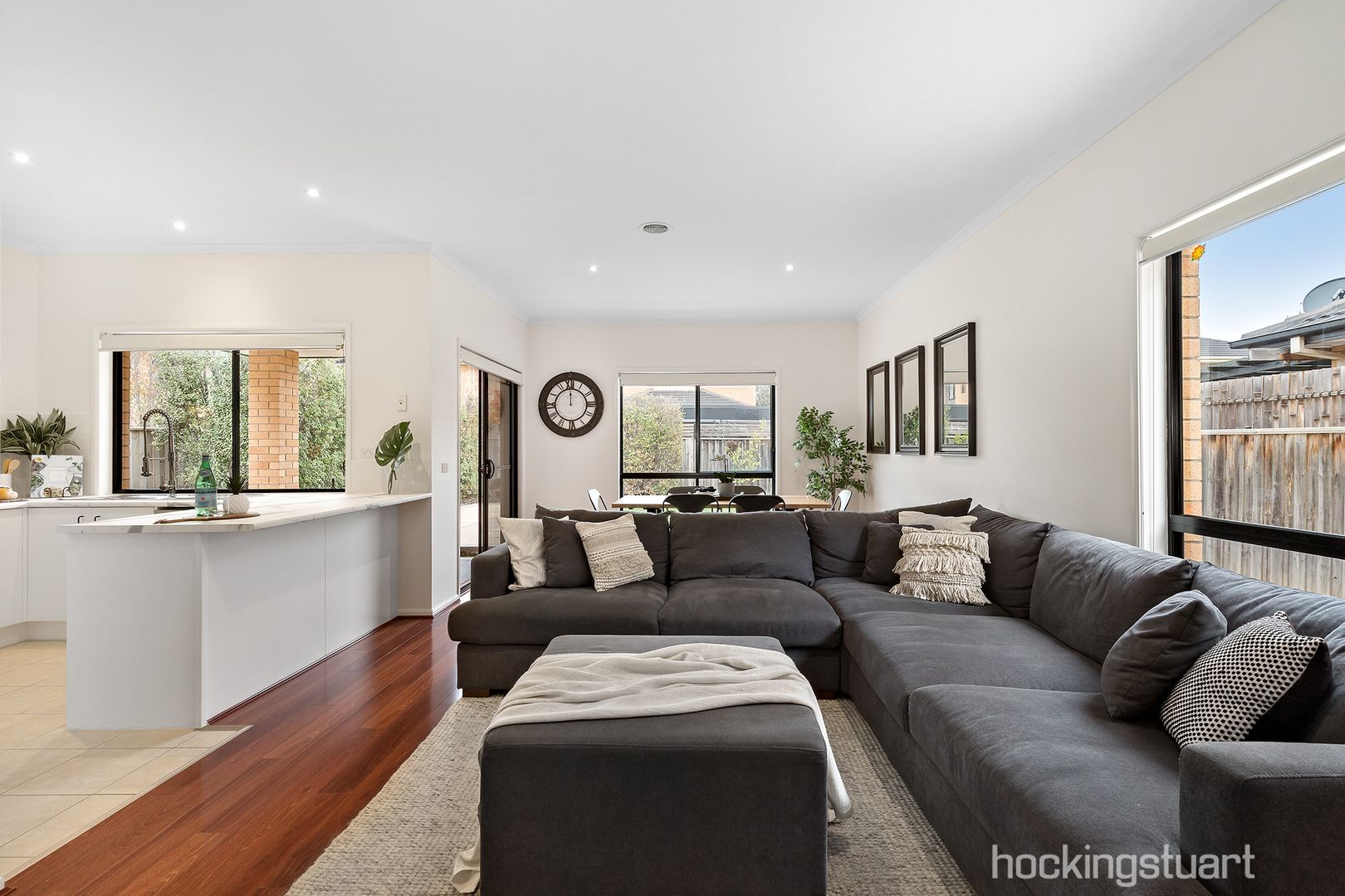 27 Half Moon Terrace, Sanctuary Lakes VIC 3030, Image 2