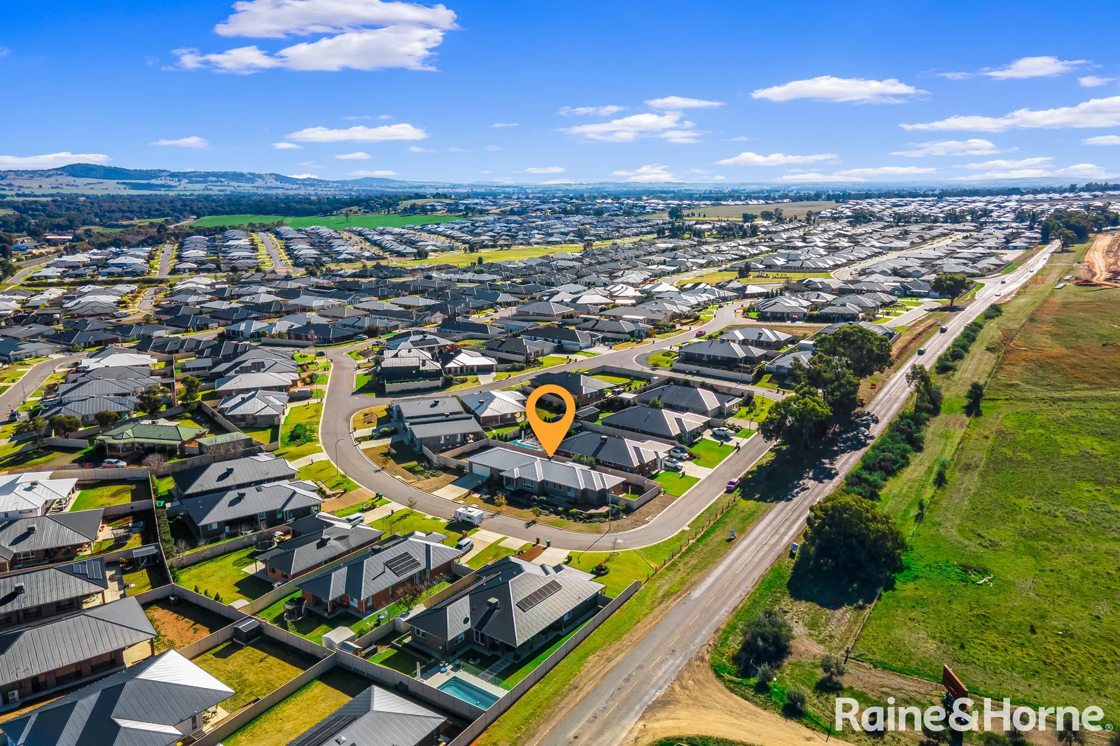 Additional image 20 of 10 Kentucky Crescent, Gobbagombalin NSW 2650