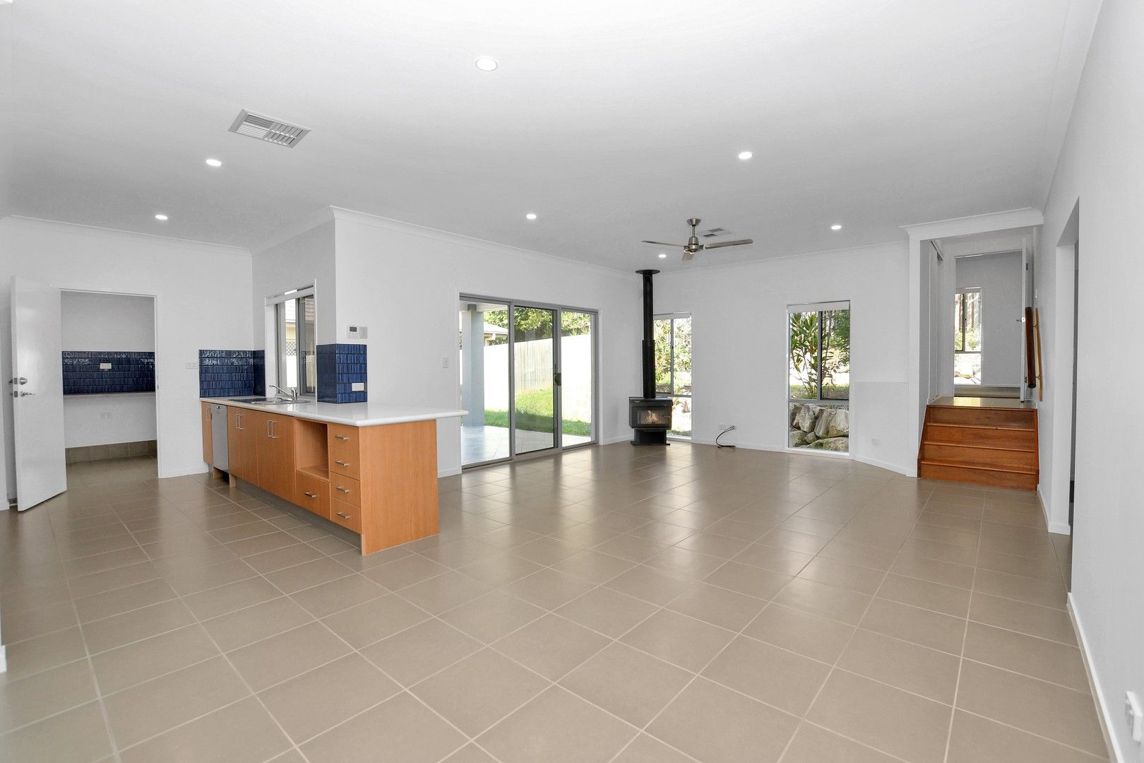 4 bedrooms House in 17 Inlet Lane SPRINGFIELD LAKES QLD, 4300