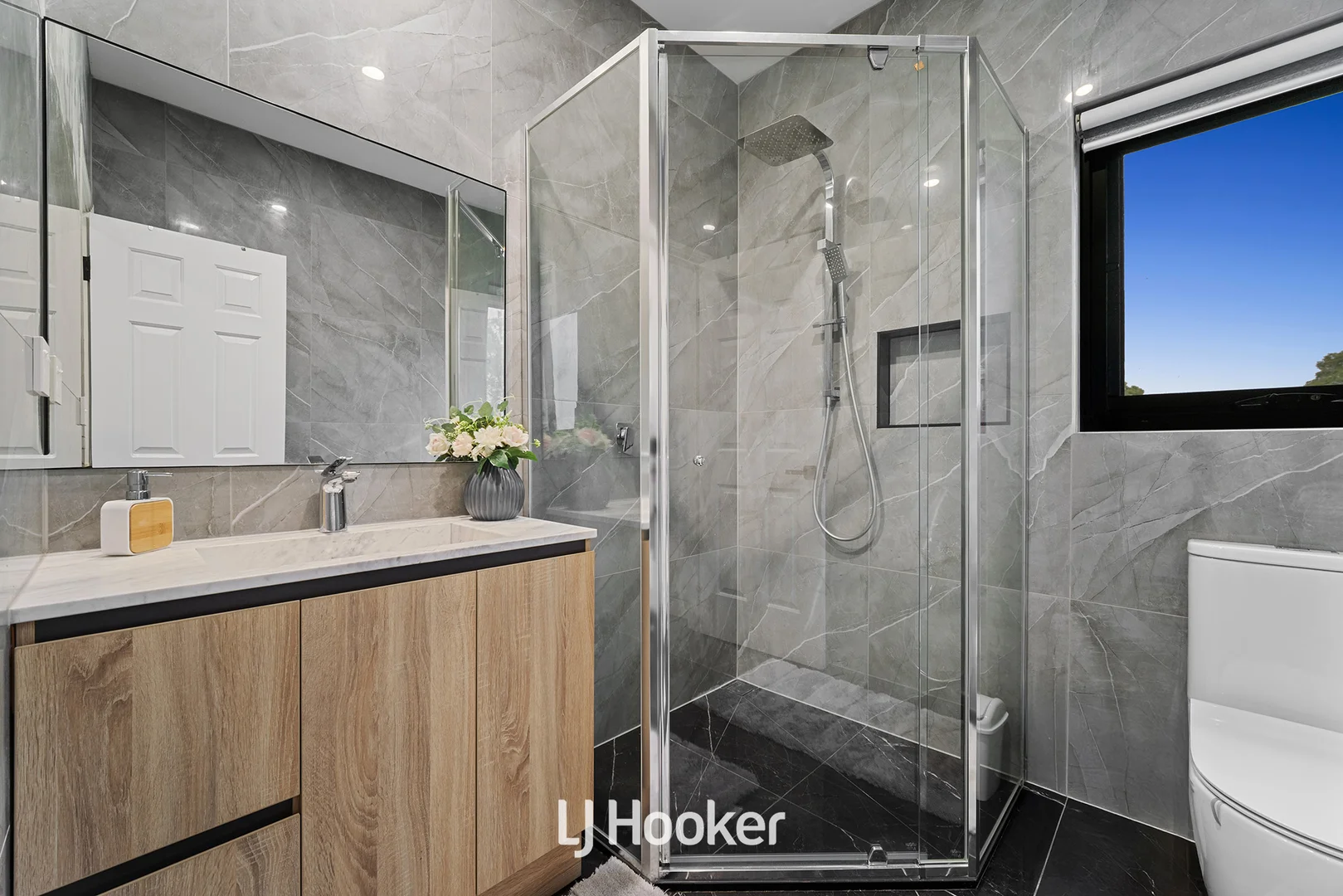 Additional image 19 of 51 - 52 Carolyn Close, Narre Warren North VIC 3804