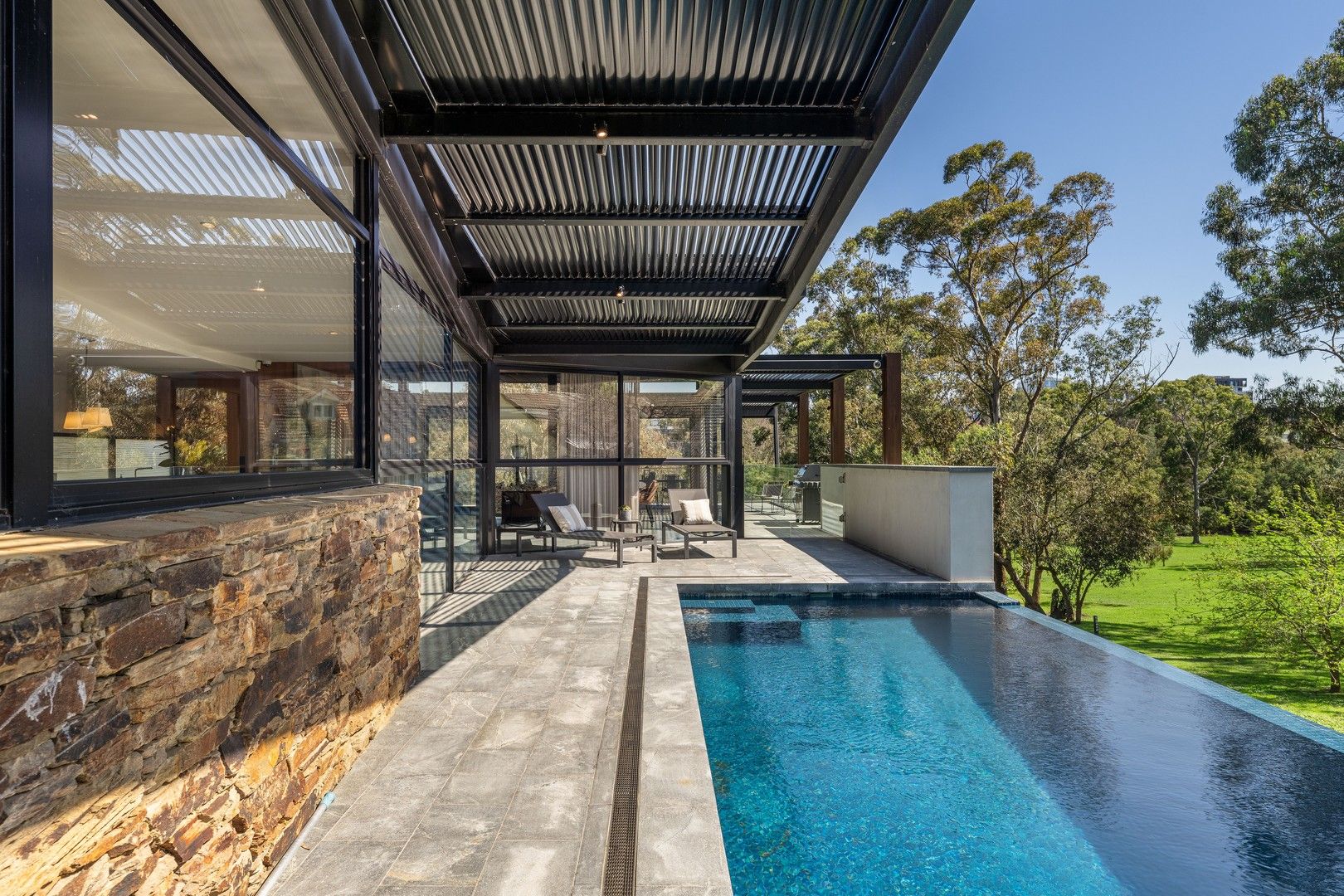 6 bedrooms House in 26 Creswick Street HAWTHORN VIC, 3122