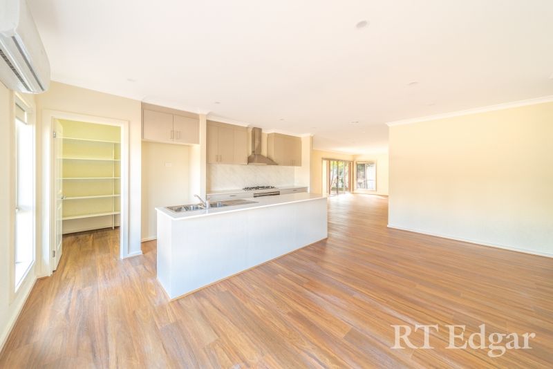 12 Anslow Street, Woodend VIC 3442, Image 1