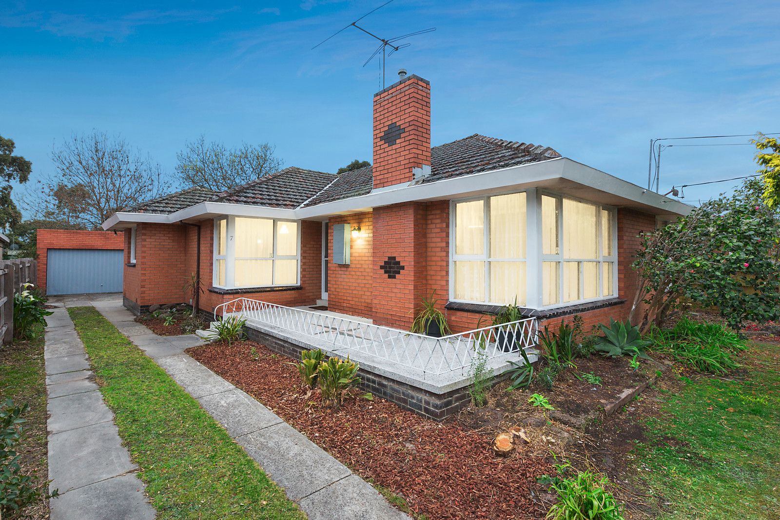 7 Jayson Street, Burwood East VIC 3151