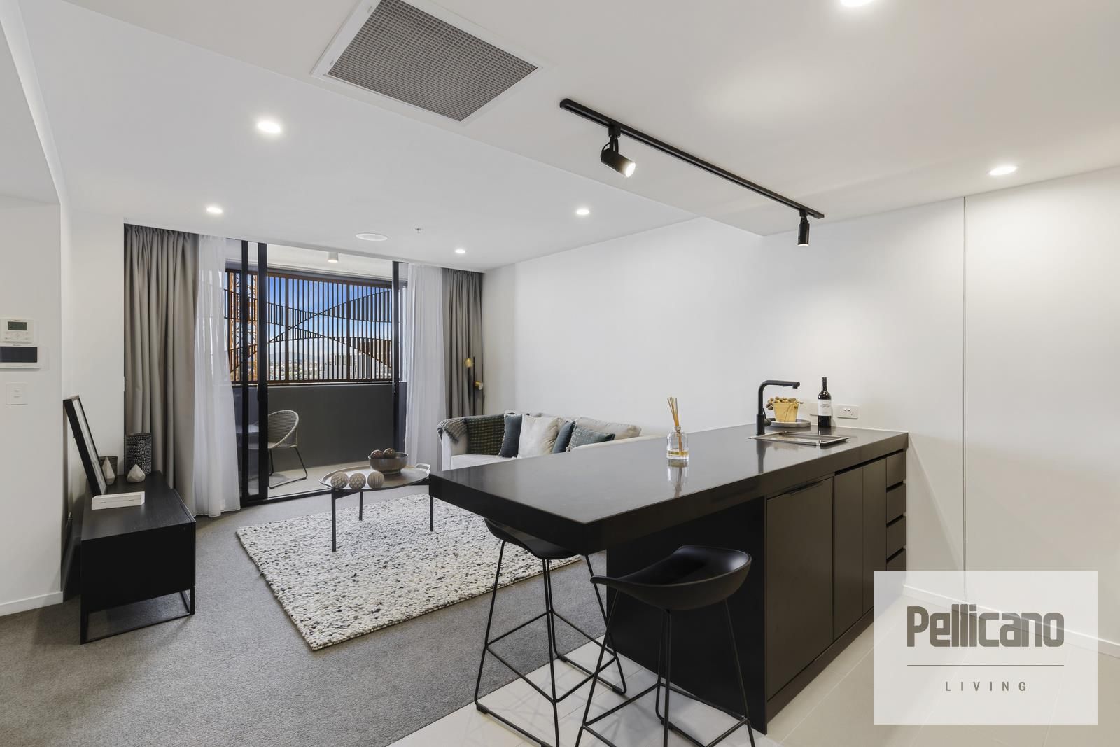 2 bedrooms Apartment / Unit / Flat in 1404/19 Deshon Street WOOLLOONGABBA QLD, 4102