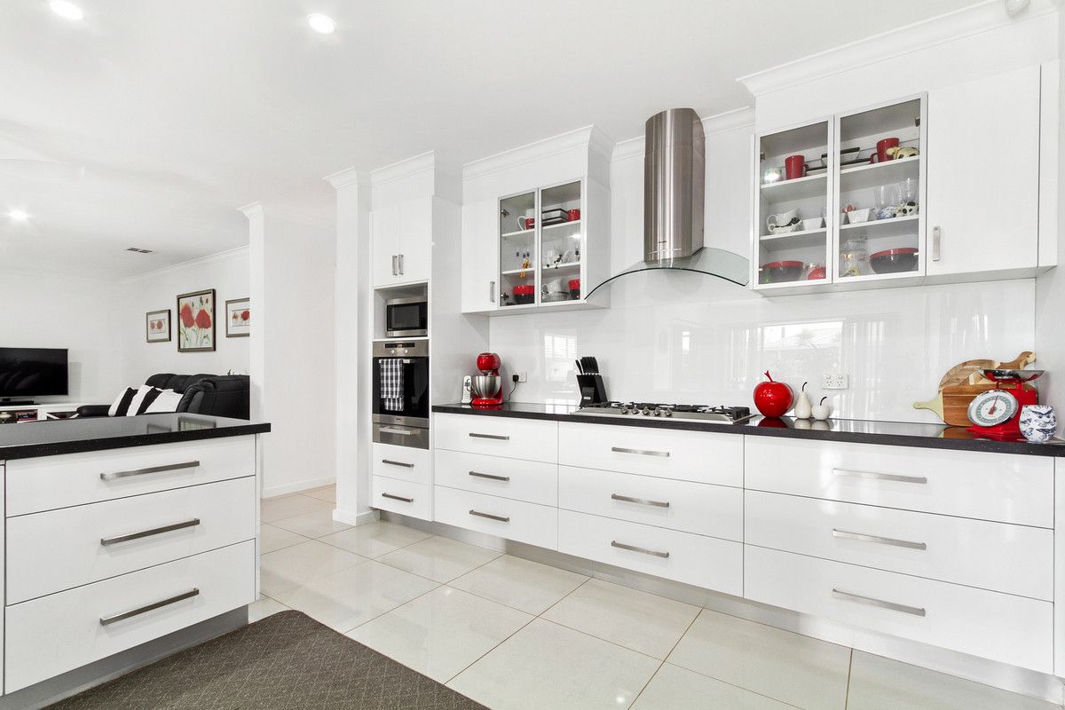 9 Millicent Court, Sale VIC 3850 Domain