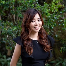 Fiona Tan, Sales representative